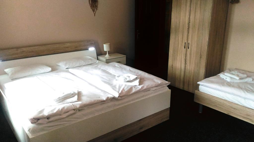 Penzion Marion Hotel เดชชิน ภายนอก รูปภาพ